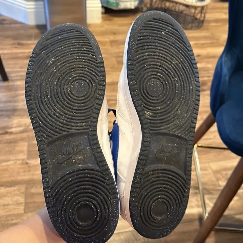 👟 Men’s Nike Sneakers - Size 11 👟